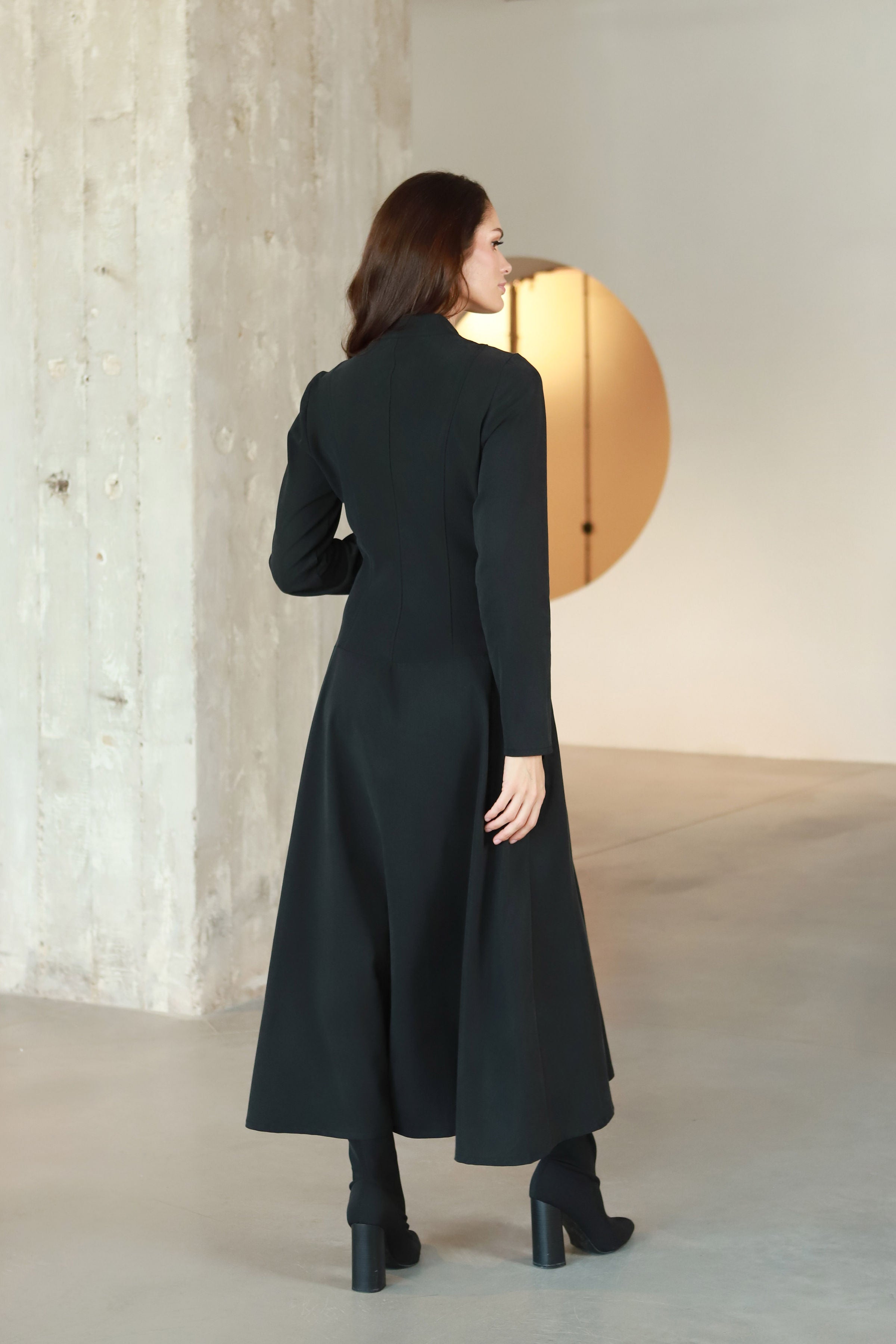 Lega ilga A silueto suknelė "Elara Graphite Black"