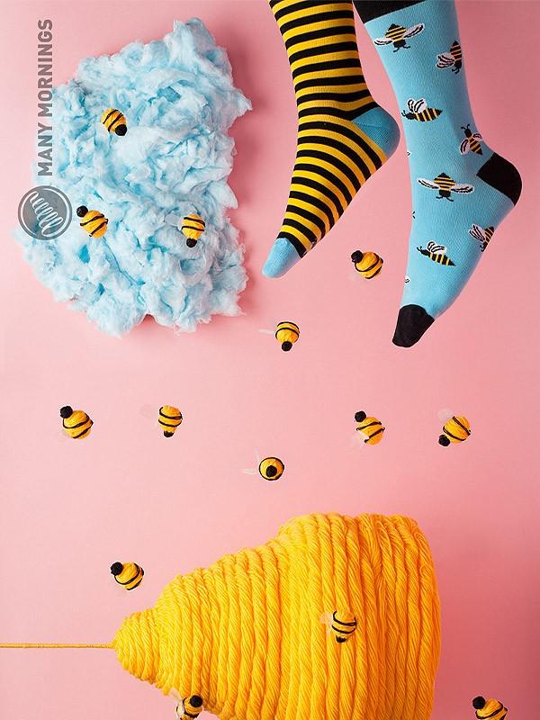 Many Mornings unisex medvilninės kojinės "Bee Bee Arctic Blue - Black - Yellow"