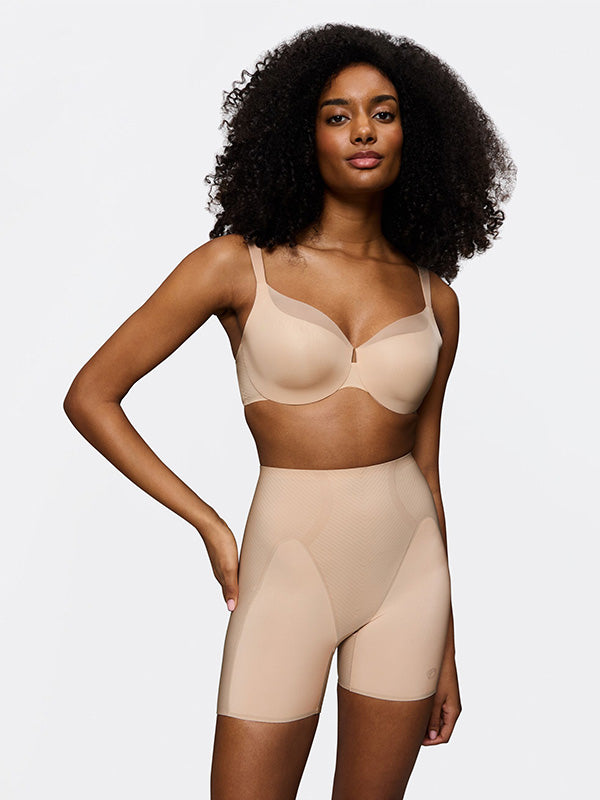 Triumph koreguojantys aukšto juosmens šortukai "BMU Illusion Curve HW Nude"