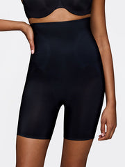 Triumph koreguojantys itin aukšto juosmens šortukai "BMU Illusion Curve Super HW Black"