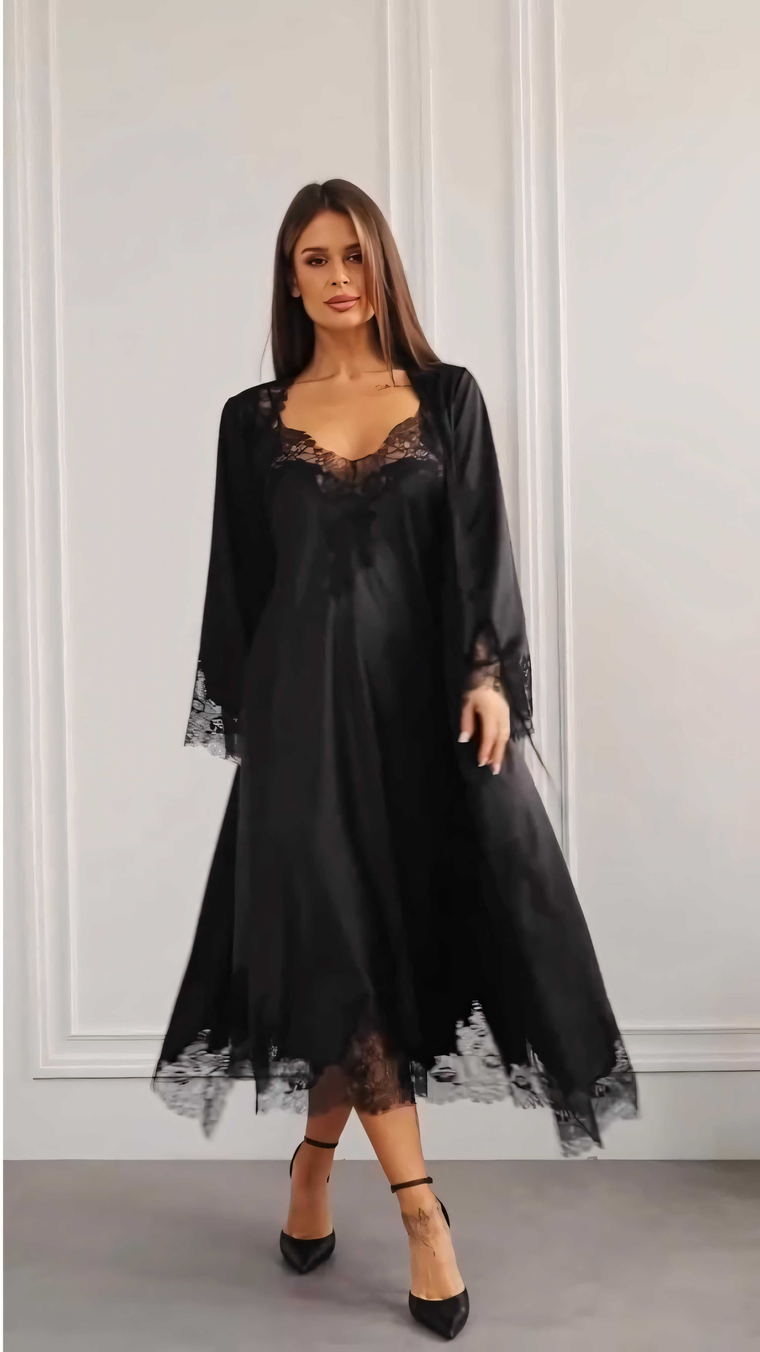 Komilfo длинный шелковый халат с кружевом "Amber Long Black"