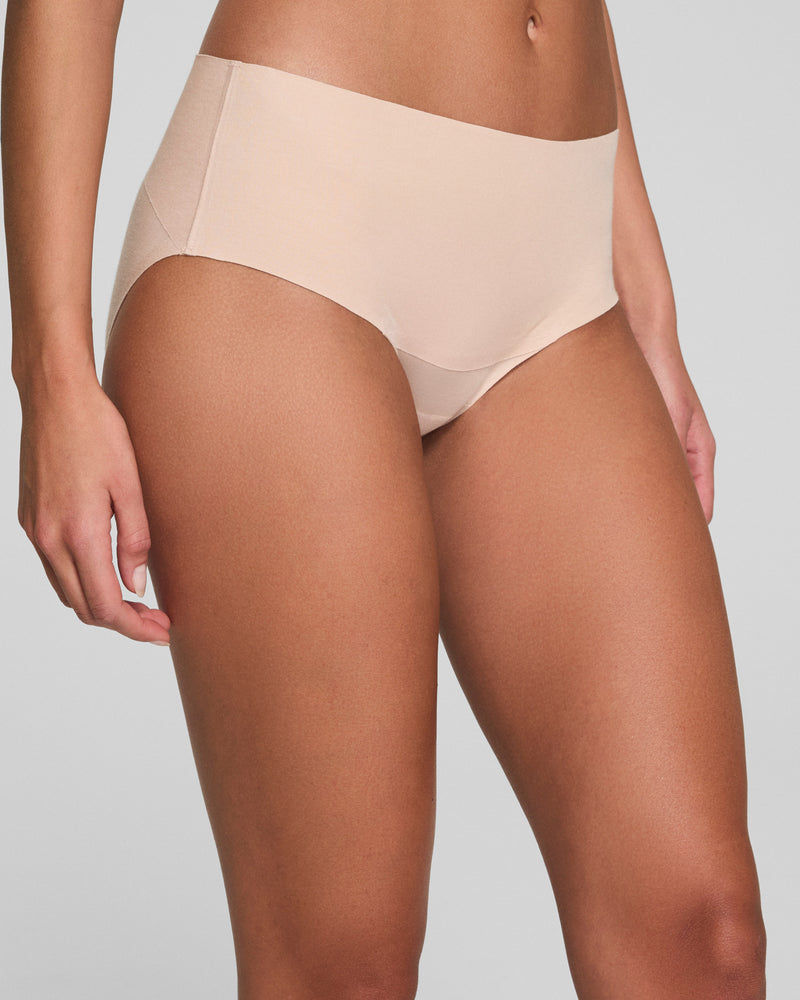 besiūlės liekninančios kelnaitės spanx