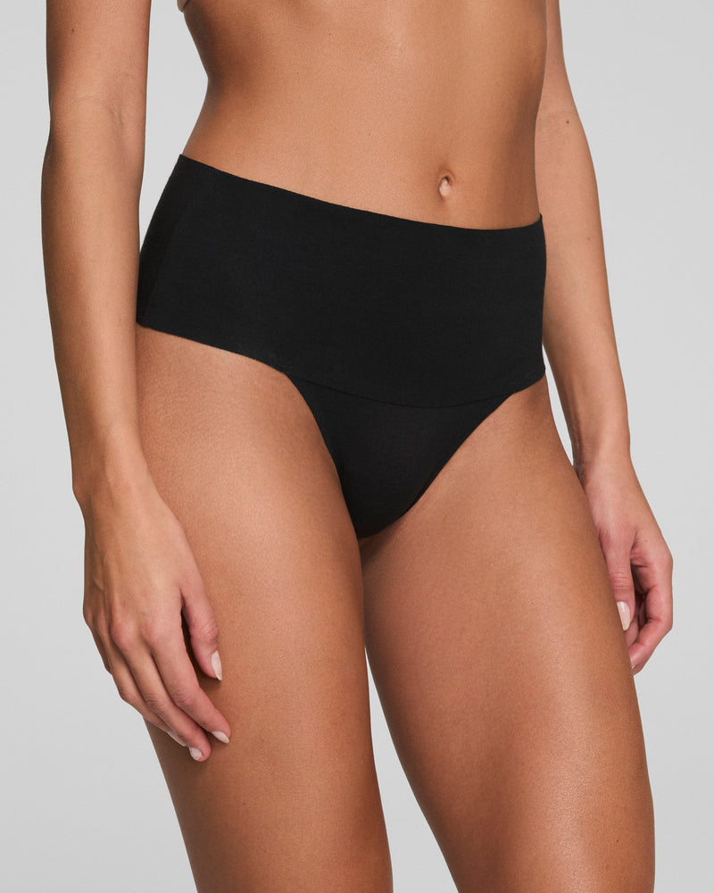 spanx liekninančios kelnaitės stringai