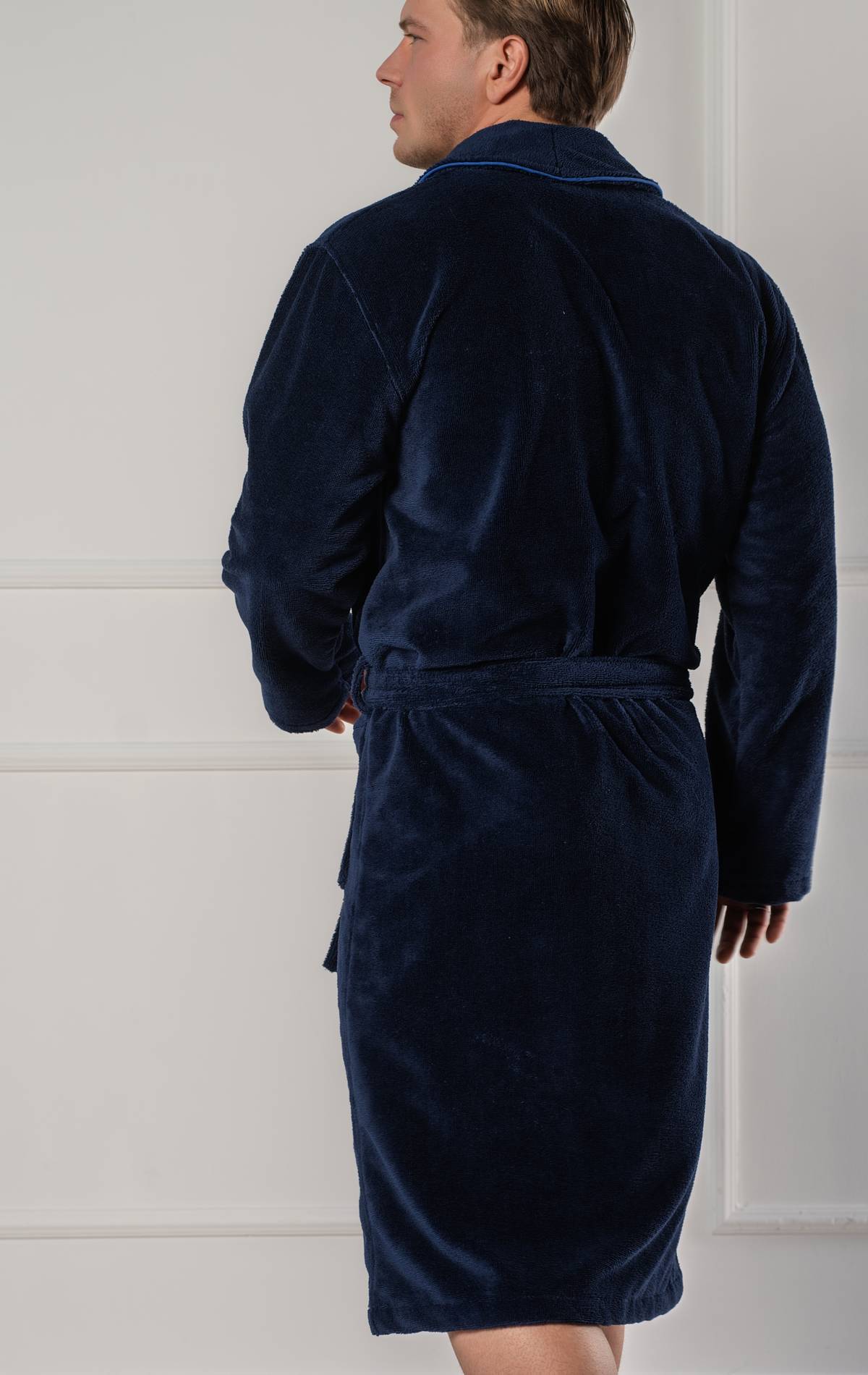 dvisluoksnis vyriškas chalatas