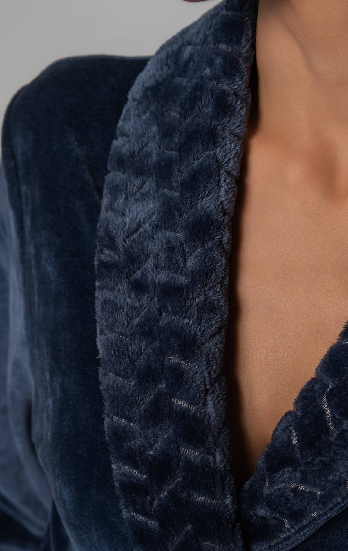 šiltas veliūrinis chalatas