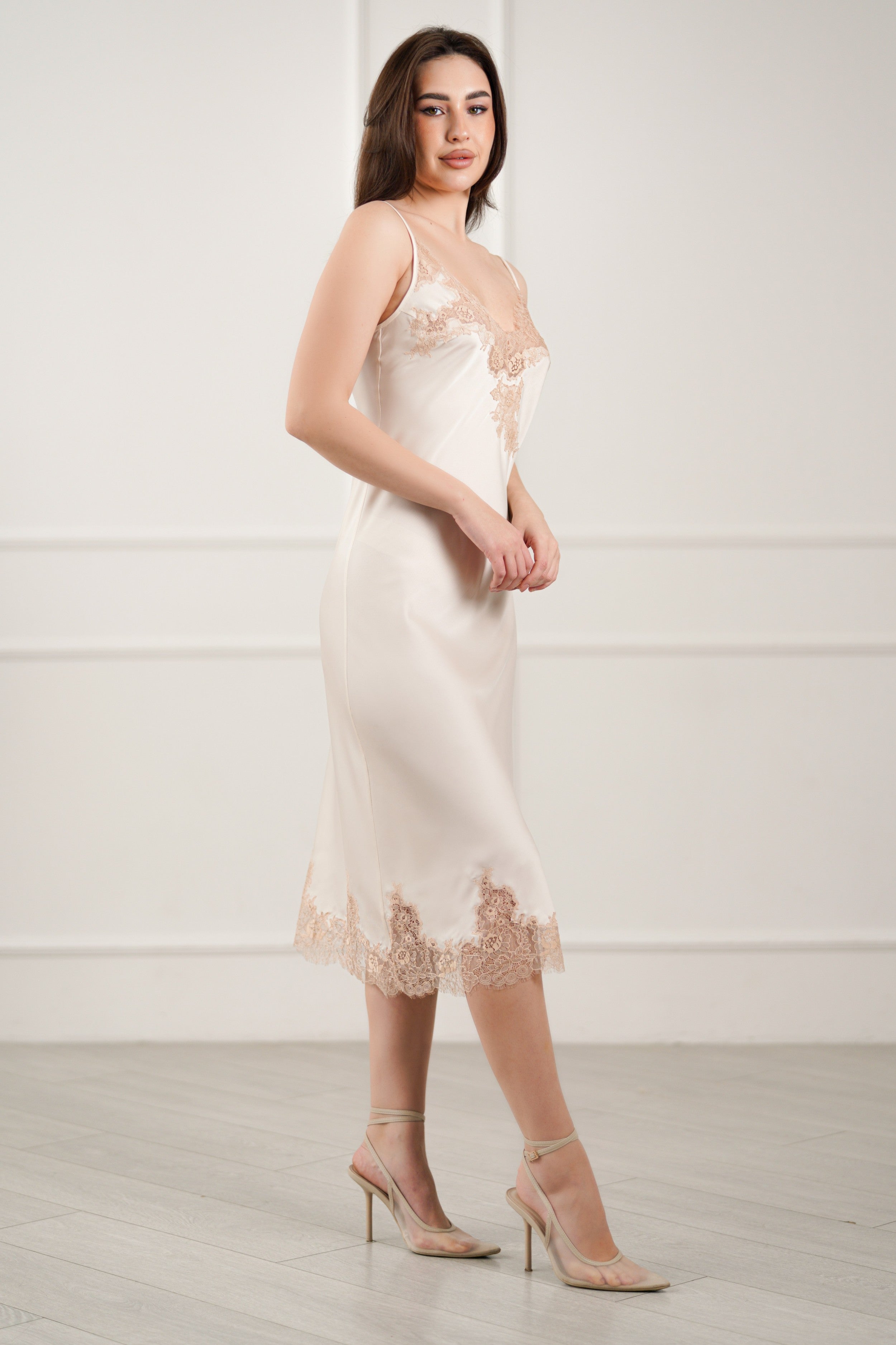 moteriški šilko naktiniai