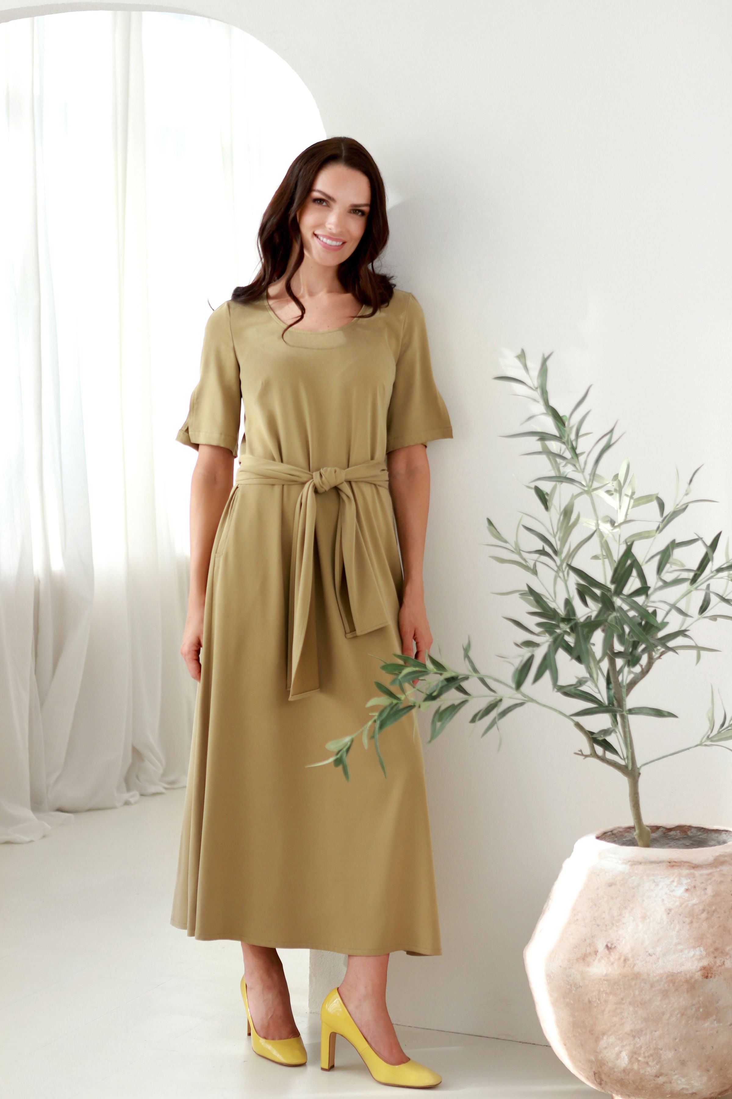 Lega Minimalist Midi Dress Linette Ochre