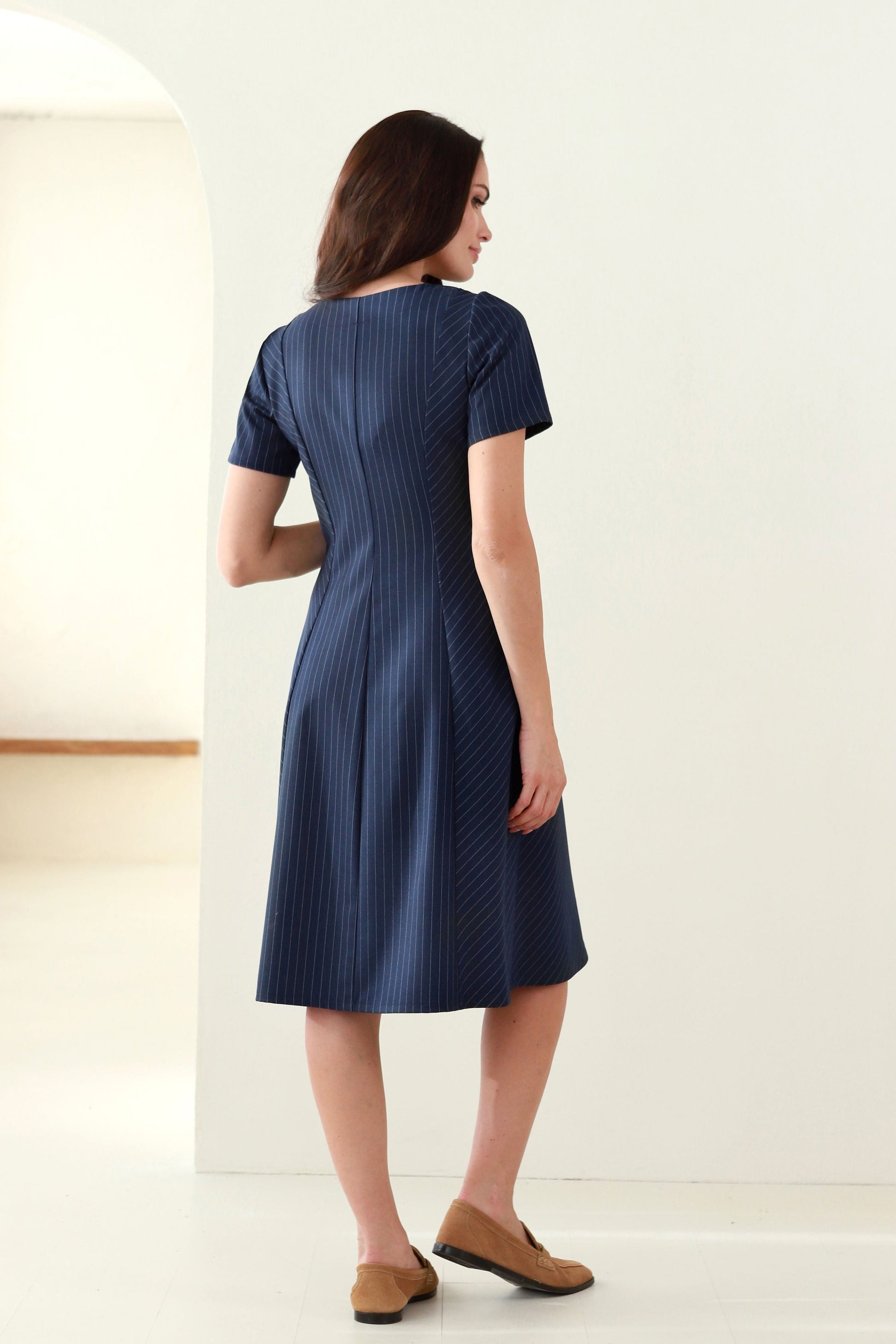suknelė iki kelių