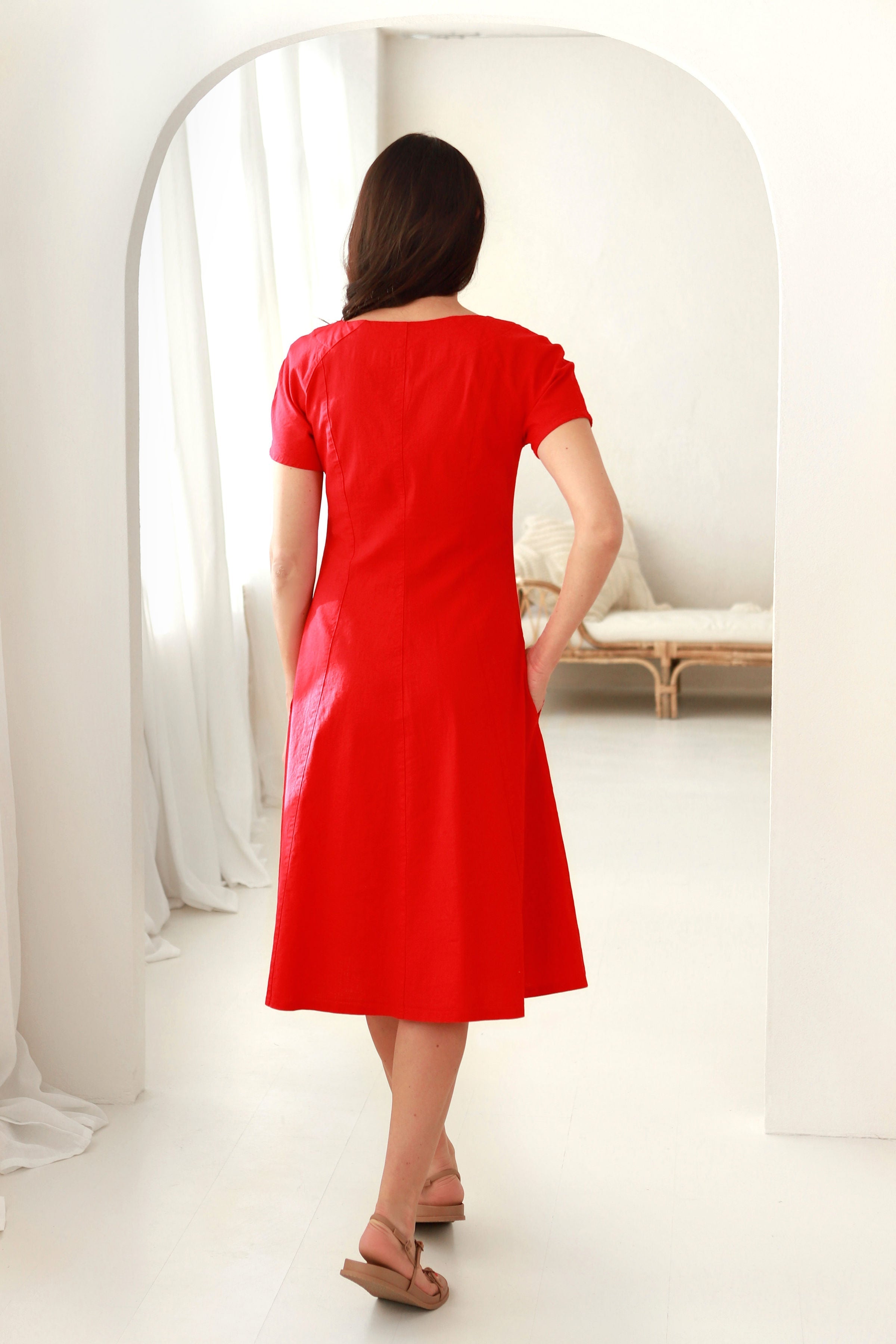 moteriška lininė suknelė