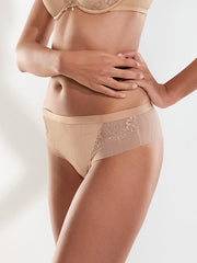 Lisca braziliško kirpimo kelnaitės "Caroline Nude"