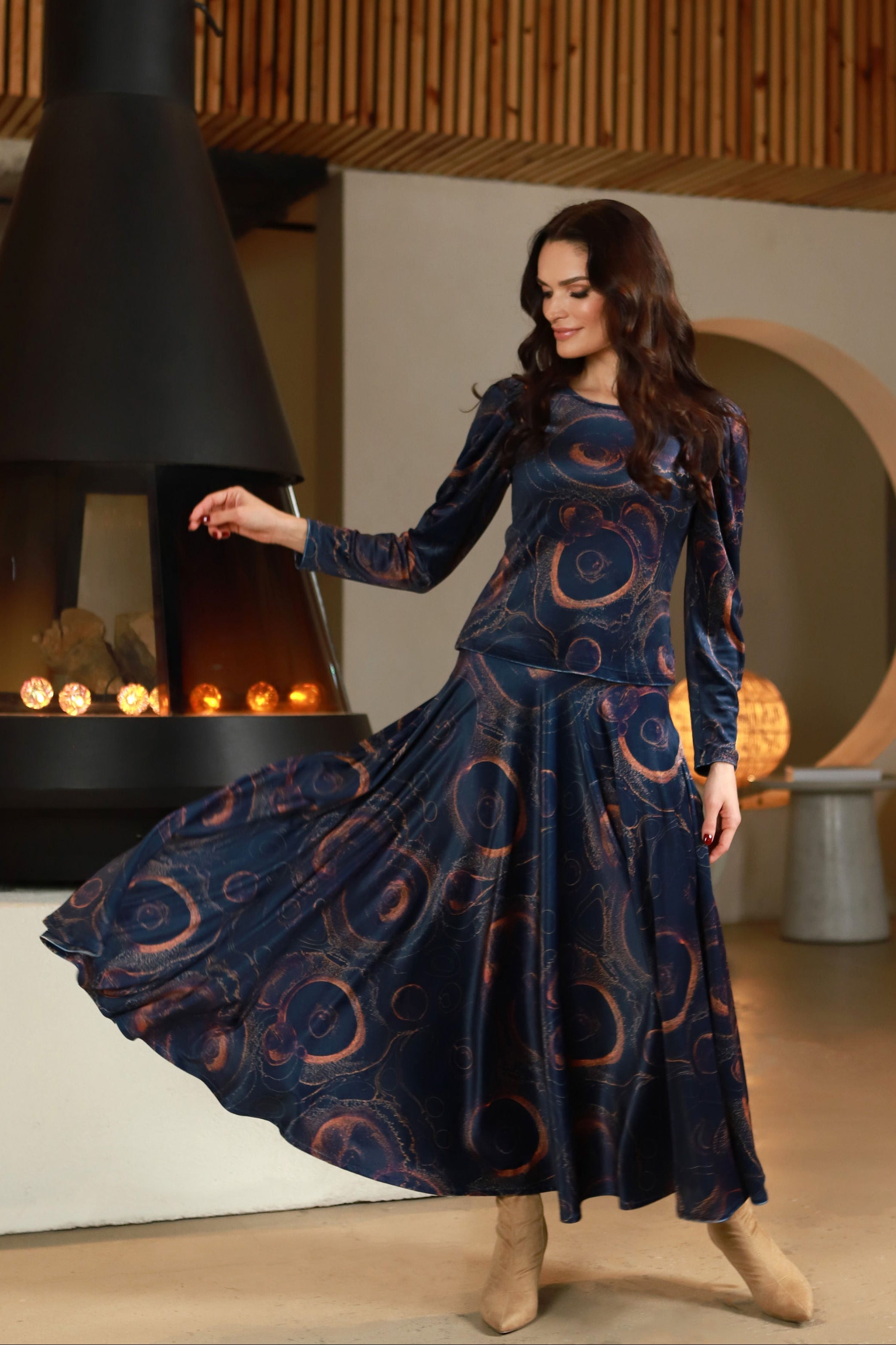 Lega ilgas veliūrinis sijonas "Milita Navy - Multicolor Velour"