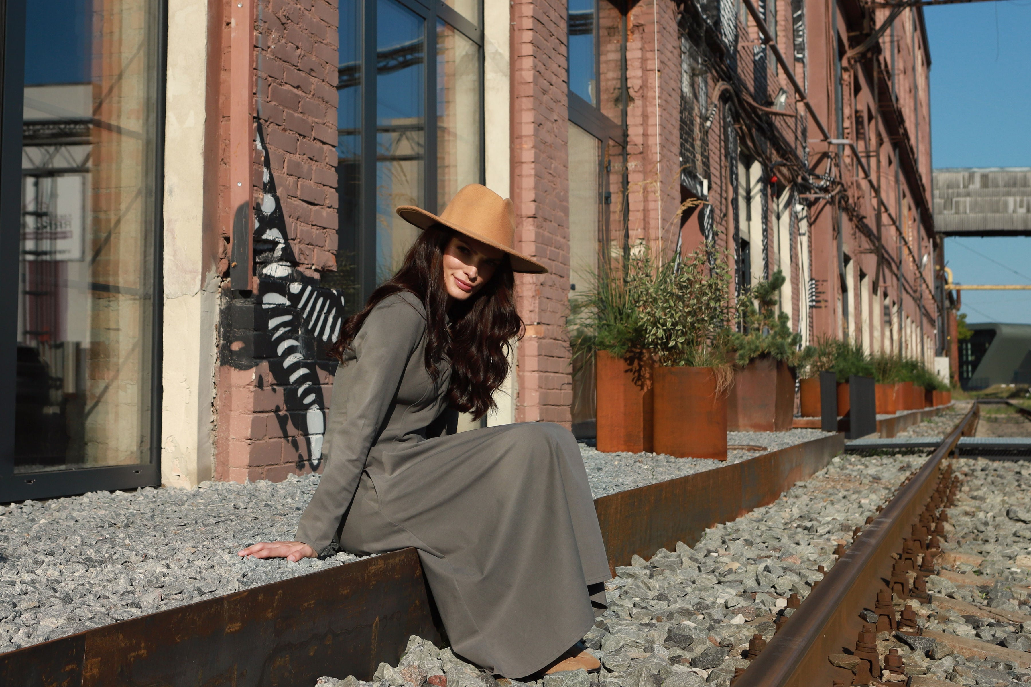 Lega ilga A silueto suknelė "Elara Grey"