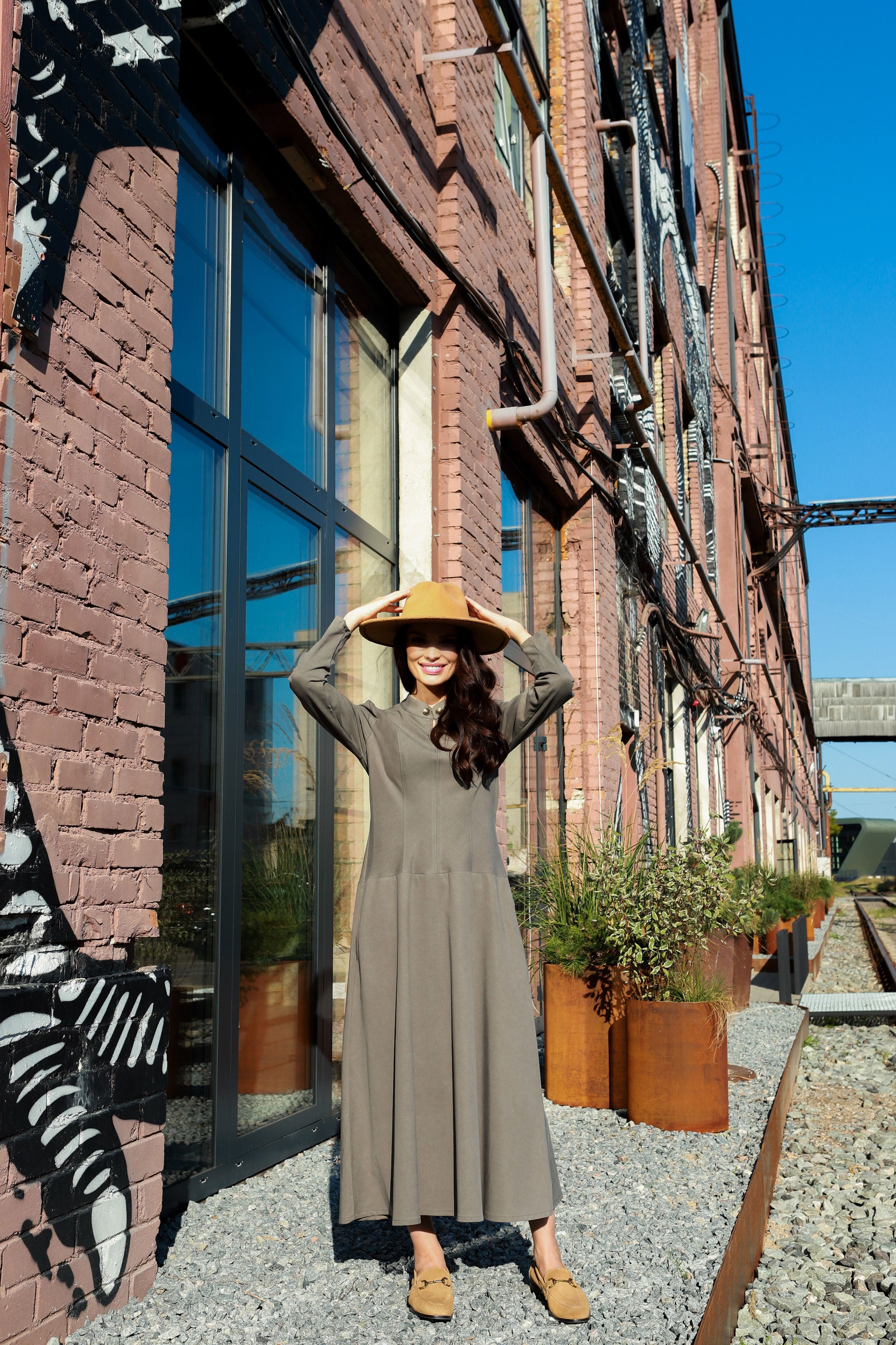 Lega ilga A silueto suknelė "Elara Grey"