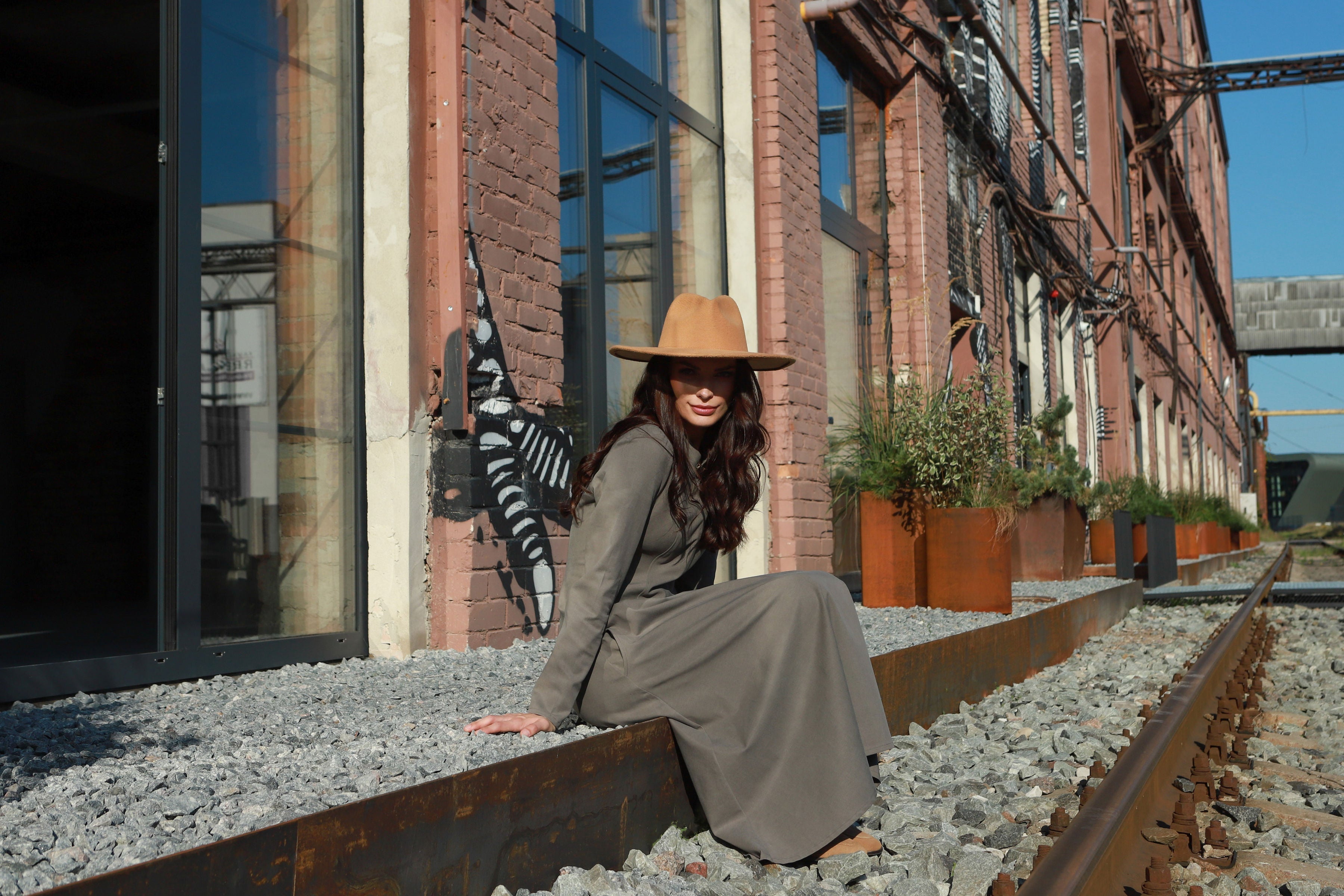 Lega ilga A silueto suknelė "Elara Grey"