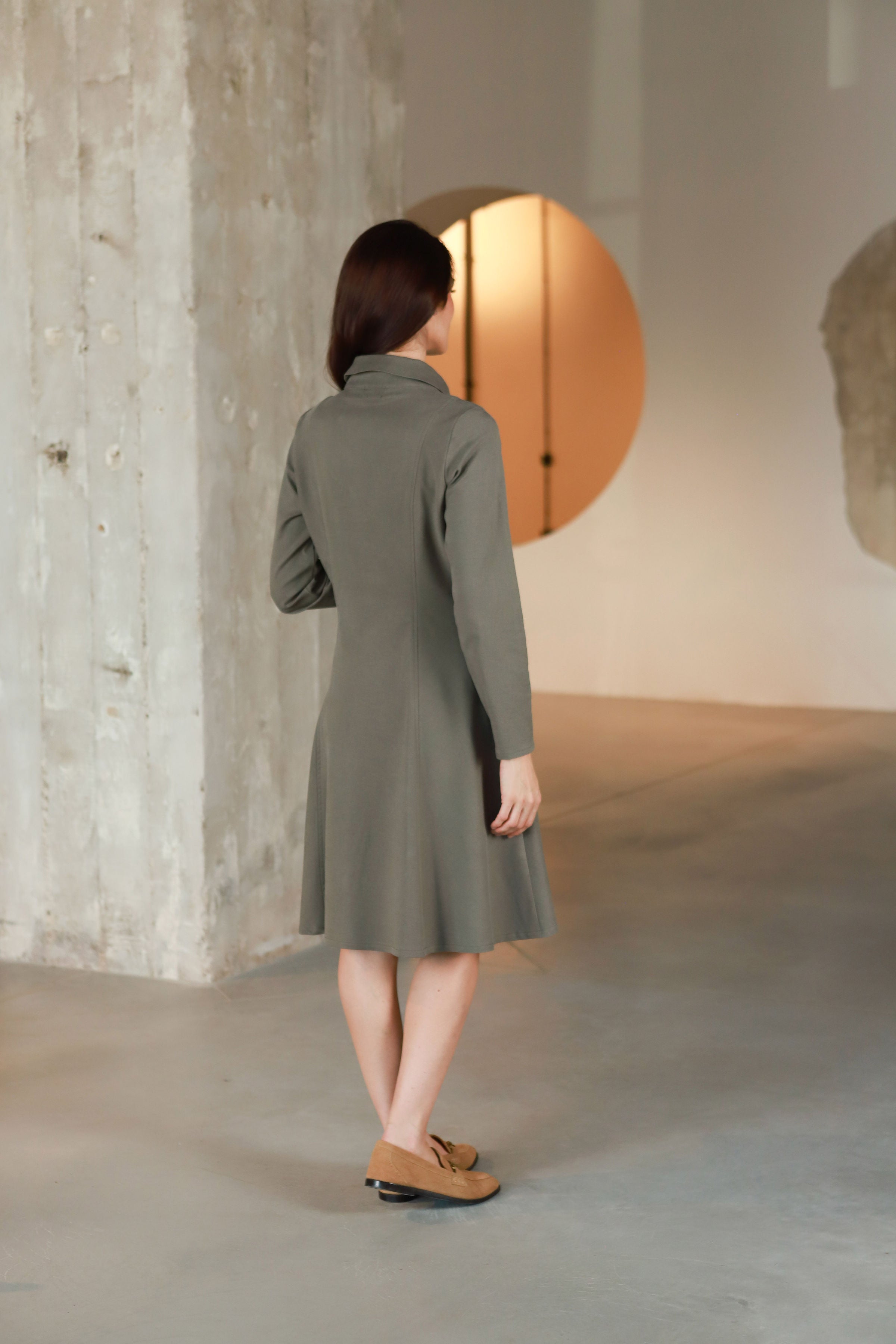 Lega įliemenuota suknelė "Michelle Grey"