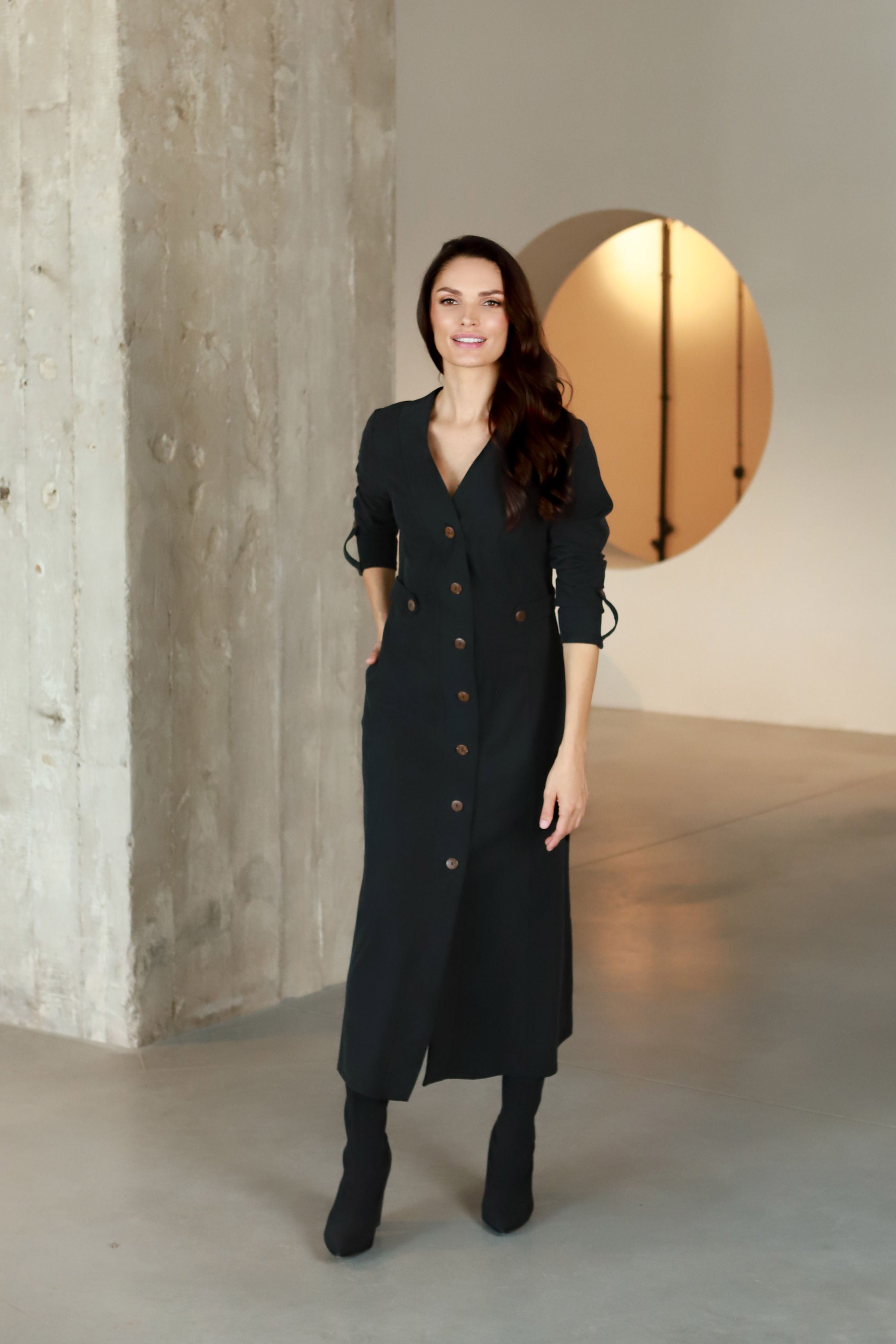 Lega midi suknelė su sagomis "Ivana Graphite Black"