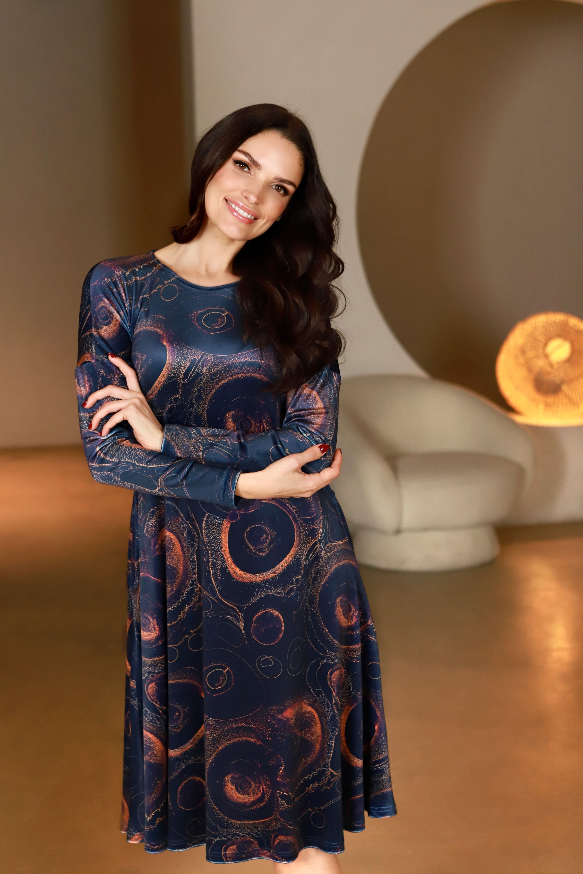 Lega veliūrinė A silueto suknelė "Ilaria Navy - Multicolor Velour"