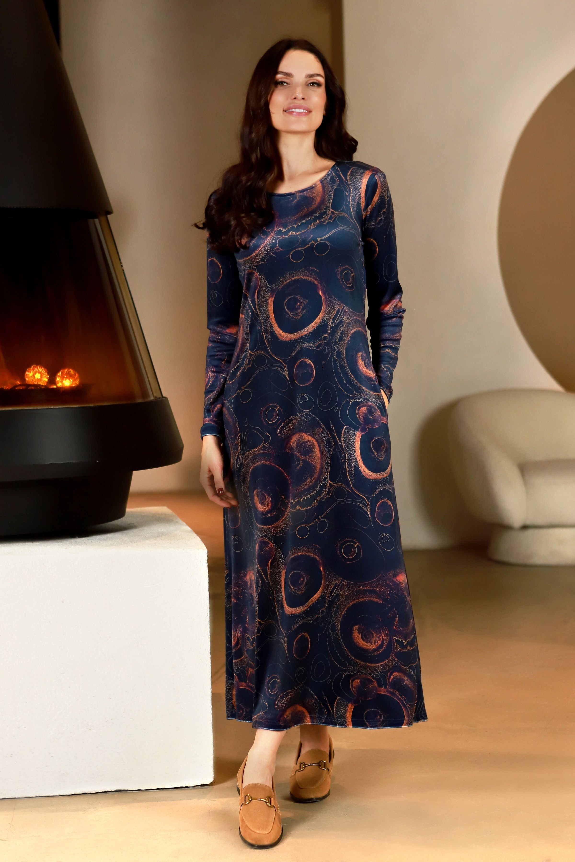 Lega ilga veliūrinė A silueto suknelė "Aisha Navy - Multicolor Velour"