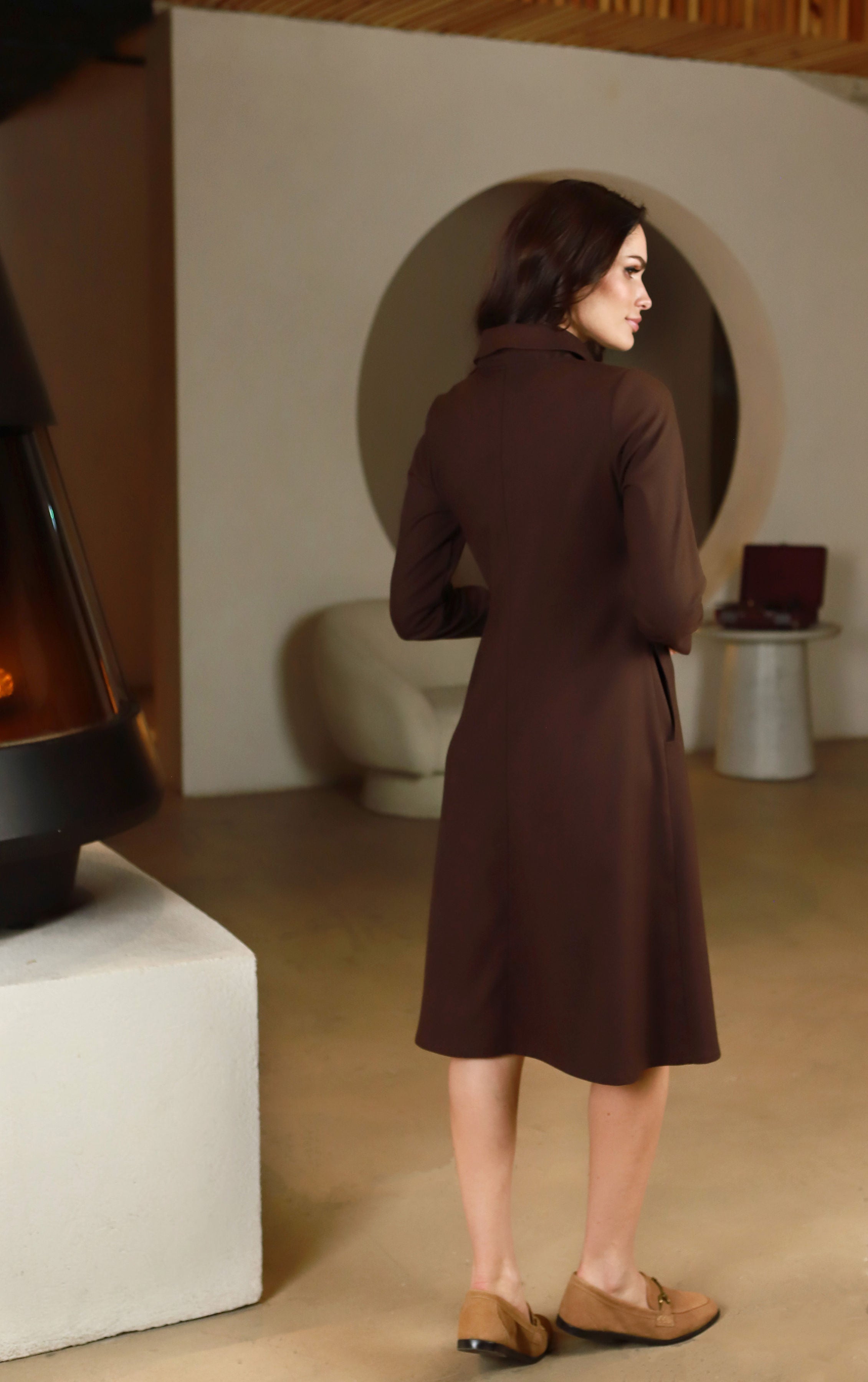 Lega platėjanti suknelė "Jacqueline Chocolate"