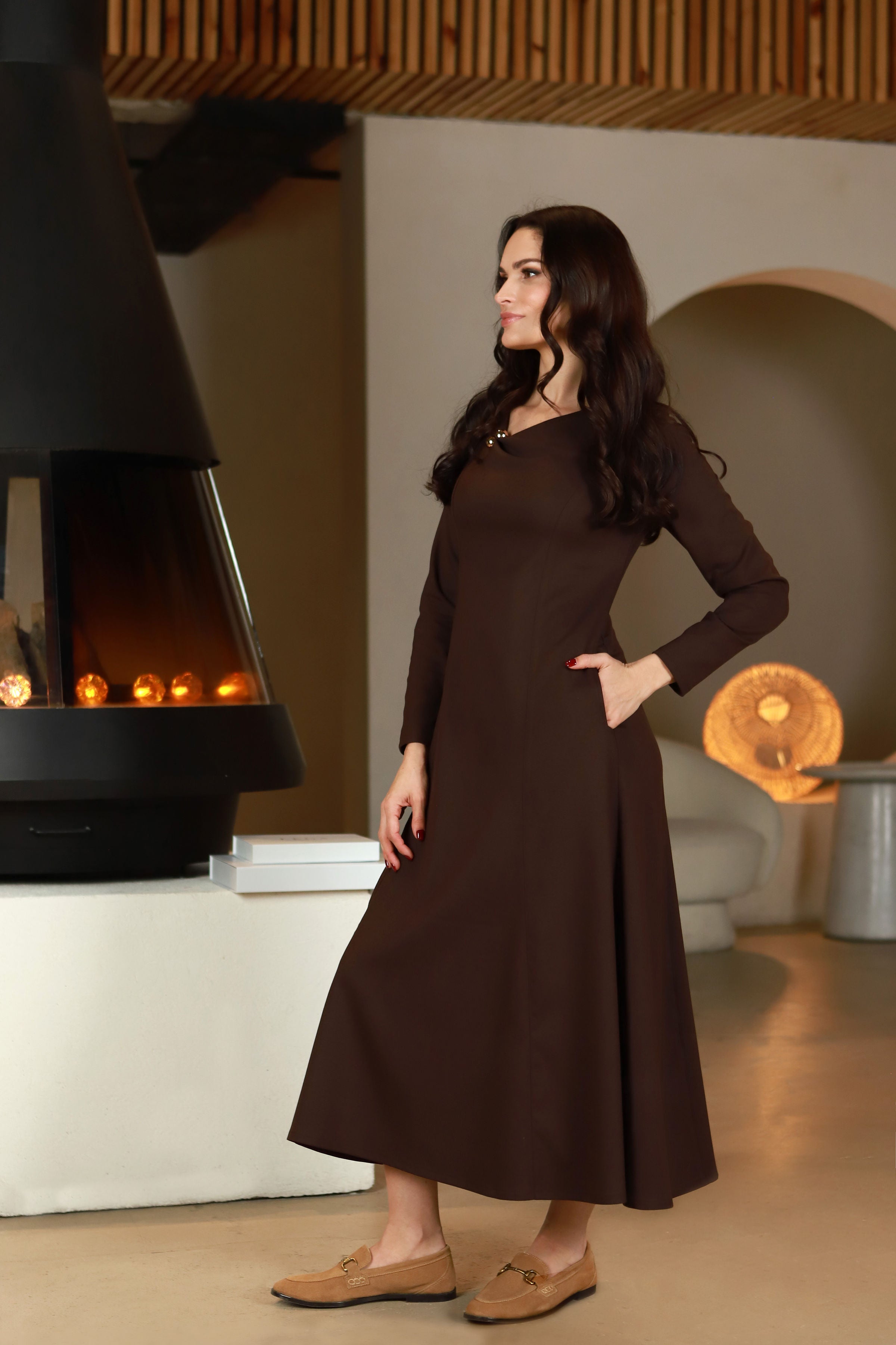 Lega A silueto suknelė "Petra Chocolate"