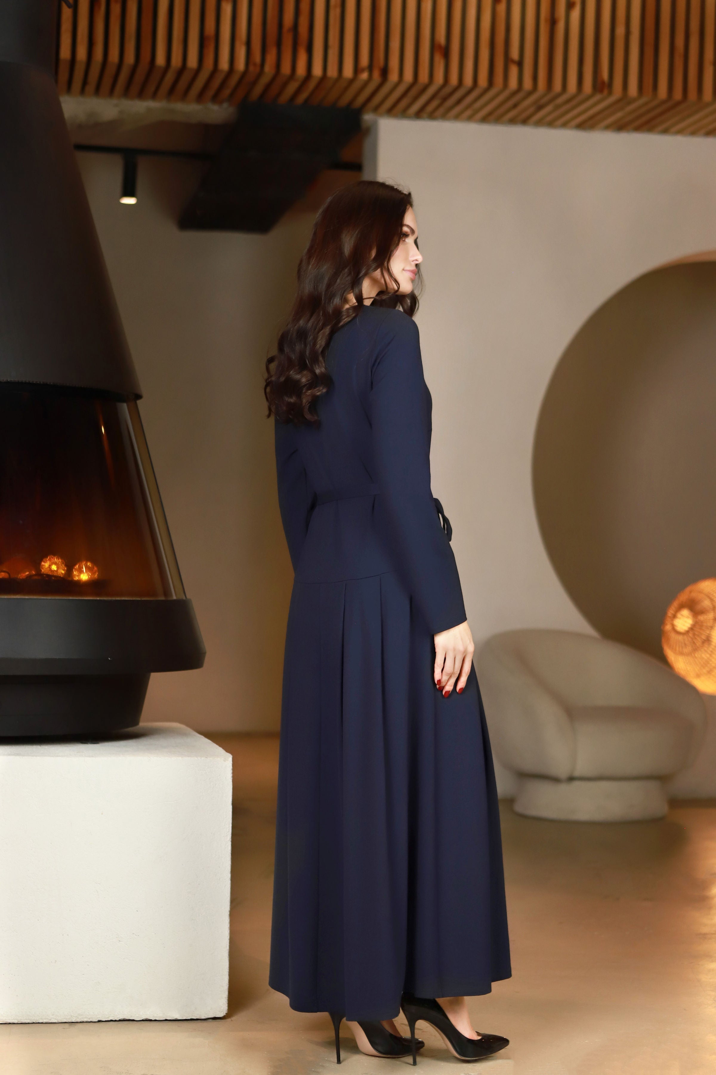 Lega ilga viskozinė suknelė su dirželiu "Liza Navy"