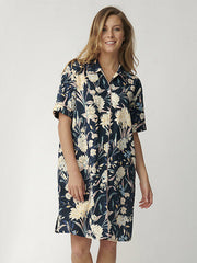 Triumph viskoziniai naktiniai "Lounge Me Boyfriend NDW SSL Navy - Multicolor Flower Print"