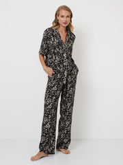 Aruelle ilga viskozinė pižama "Elaina Black - Beige Flower Print"