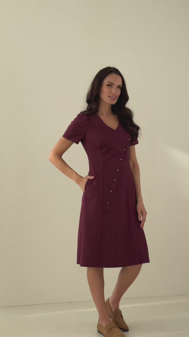 Įkelti vaizdo įrašą: klasikinė A silueto suknelė