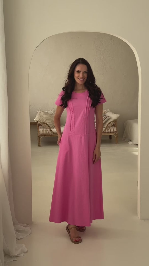 Load video: lininė a silueto suknelė