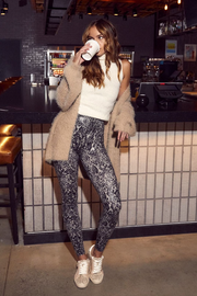 Spanx koreguojantys dirbtinės odos leginsai "Faux Leather Snake Shine Grey Snake"